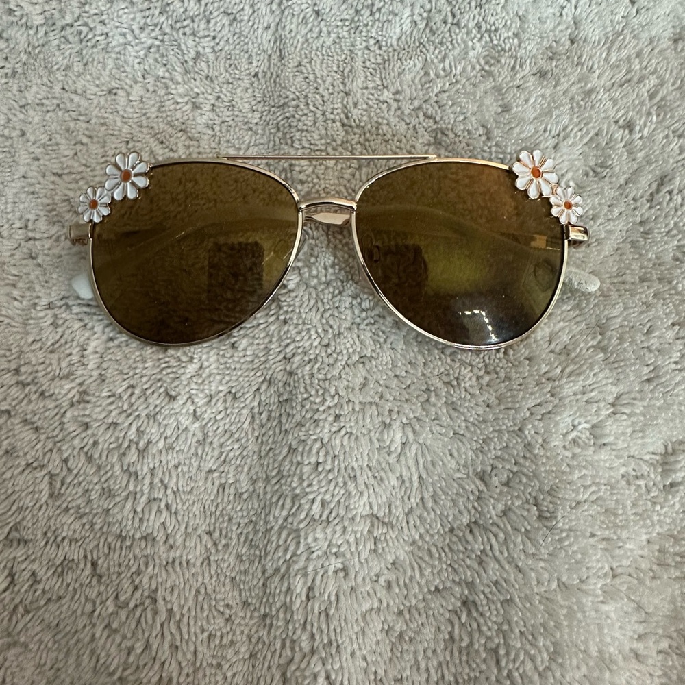 Women's Gold Aviator Sunglasses with White Daisy Accents
